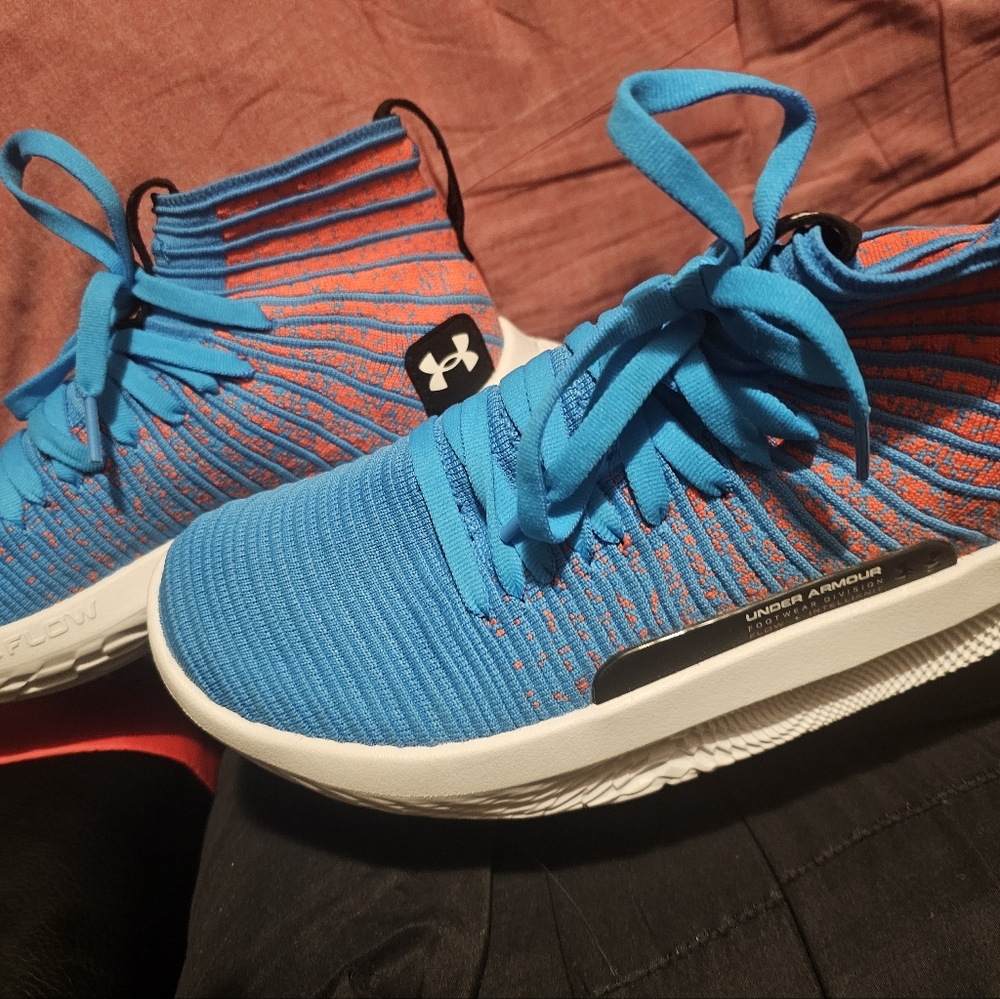UNDER ARMOUR  Mens SIZE 7.5 Sneakers FUTR X